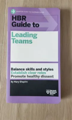  Harvard Business Review Guide to Becoming a Better Leader: Uma Sinfonia de Sabedoria Empresarial e Um Mosaico de Estratégias