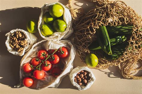  Our Common Ground: Cultivating Sustainable Agriculture for the Future - A Colombian Masterpiece Exploring Food Sovereignty and Environmental Harmony